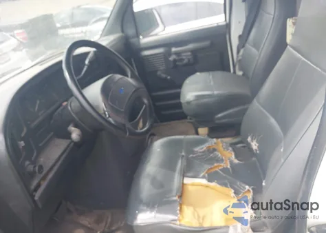 1993 Ford Econoline E350 Van from USA, damaged, VIN 1FTJE34H2PHA67802